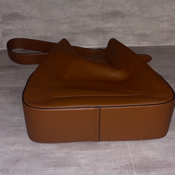 Banana Republic- Large Brown Vegan Leather Shoulder Bag - Picture 8 of 13